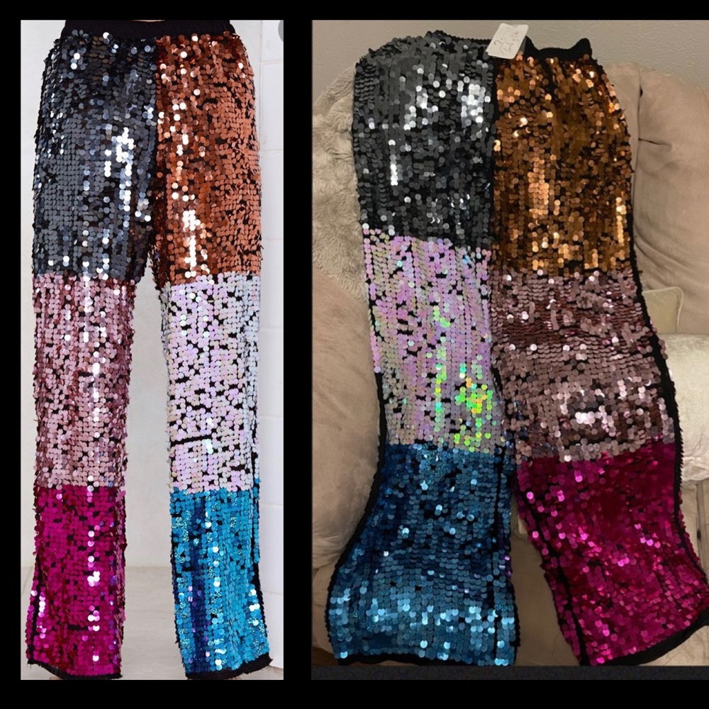 🍬We Live to be Extra wide leg sequin pants 🍬Size 8